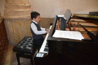 /album/argeus-clasica/julian-piano-jpg/